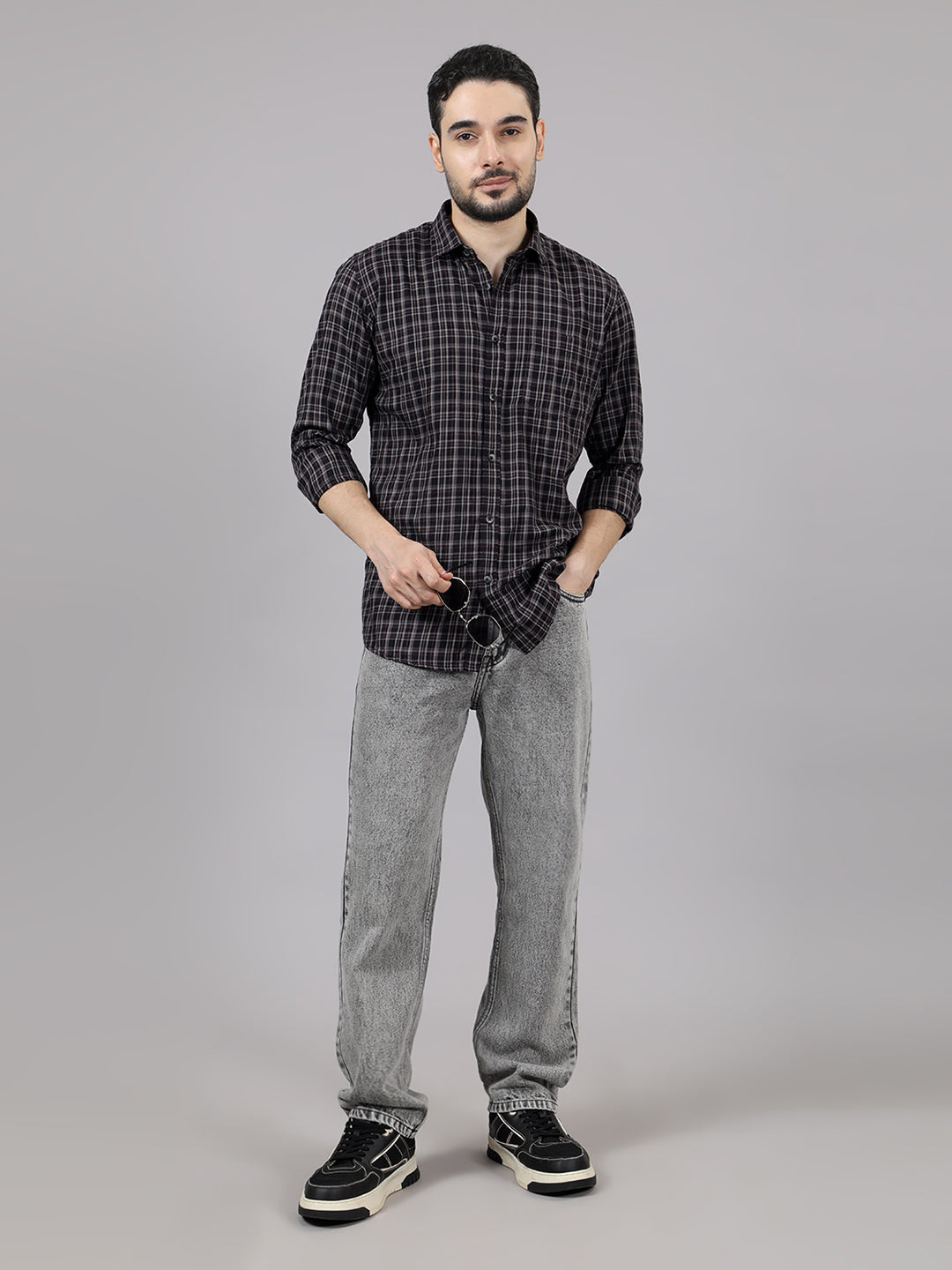 Kompanion Men's Grey/White Checks Shirt