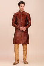 Plain With Golden Butti Regular fit Chinese collar Kurta for Men - Maroon