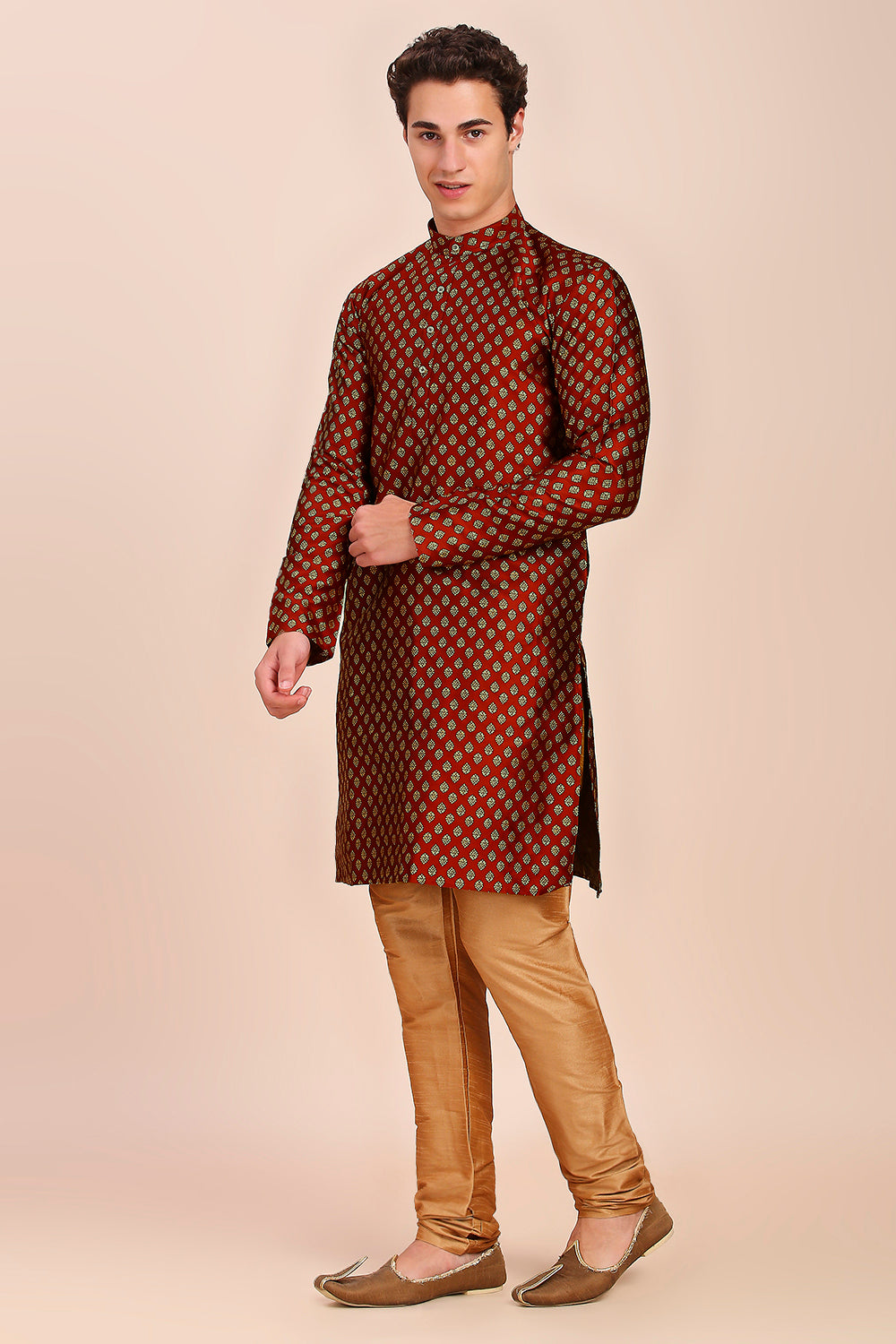 Plain With Golden Butti Regular fit Chinese collar Kurta for Men - Maroon