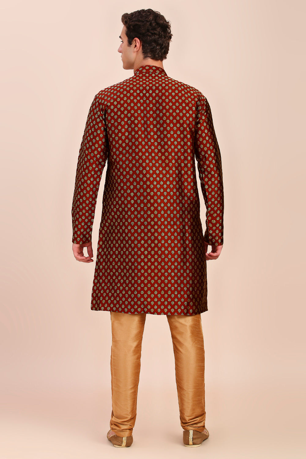 Plain With Golden Butti Regular fit Chinese collar Kurta for Men - Maroon